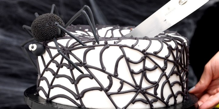 halloween_cake_ideas_blog1200x600.jpg