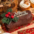 Christmas Log Cake Card 8'' x 4'' (203 x 101mm), Single Alternative Image