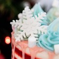 Snowflake Sugar Pipings - Pack of 120 Alternative Image